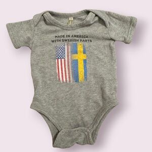 Baby Graphic Onesie USA Sweden Flags Short Sleeve Gray Size 6M